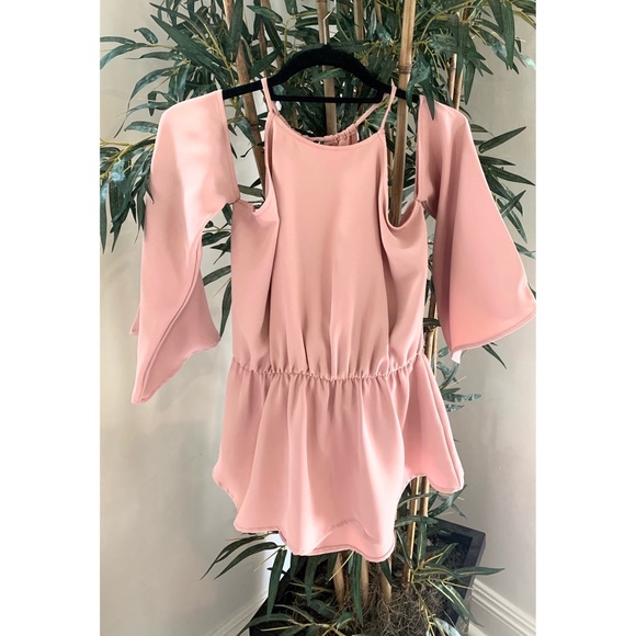 Cold shoulder top - Picture 1 of 3